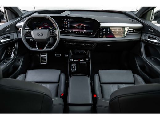 Audi Q6 e-tron S edition performance 100 kWh 306PK | Trekhaak | Luchtvering | Stoelventilatie | Panoramadak | B&... ActivLease financial lease