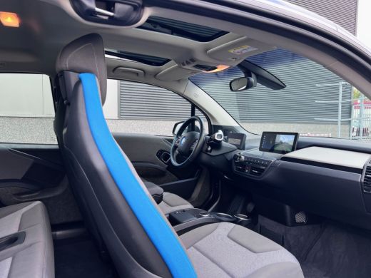 BMW i3 Executive 120Ah 42 kWh/Schuifdak/Adaptive/Carplay/Camera ActivLease financial lease