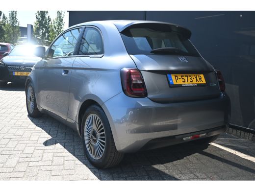 Fiat 500e Icon 42 kWh 3 Fase 92,5%SOH! | Navigatie | Climate Control | Cruise Control | Draadloos Apple Car... ActivLease financial lease