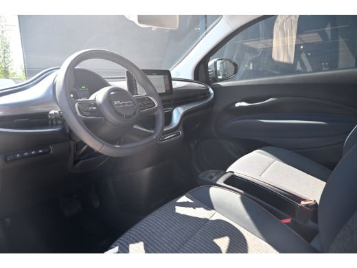 Fiat 500e Icon 42 kWh 3 Fase 92,5%SOH! | Navigatie | Climate Control | Cruise Control | Draadloos Apple Car... ActivLease financial lease