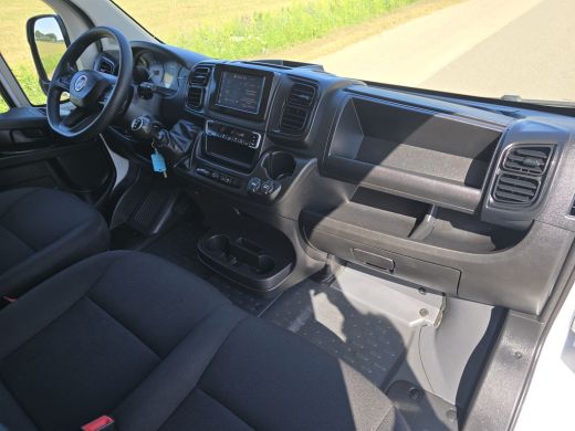 Fiat Ducato 2.2 MultiJet 140 S&S L2H2 3.5t - Euro 6 - 140 Pk - Navi - ParkeerCamera - Airco - Cruise Control ActivLease financial lease
