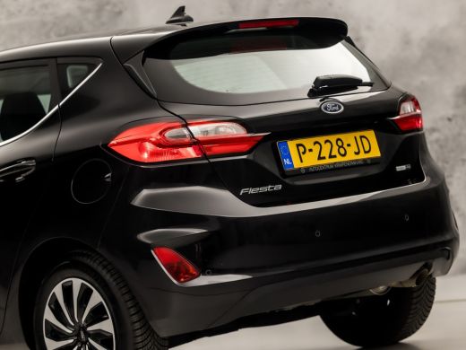 Ford Fiesta 1.0 EcoBoost Hybrid Titanium (APPLE CARPLAY, GROOT NAVI, CLIMATE, SPORTSTOELEN, PARKEERSENSOREN, ... ActivLease financial lease