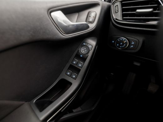Ford Fiesta 1.0 EcoBoost Hybrid Titanium (APPLE CARPLAY, GROOT NAVI, CLIMATE, SPORTSTOELEN, PARKEERSENSOREN, ... ActivLease financial lease