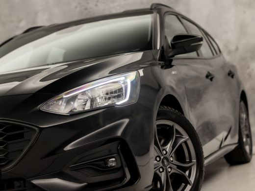 Ford Focus 1.0 EcoBoost Hybrid ST Line (APPLE CARPLAY, GROOT NAVI, STUUR/STOELVERWARMING, CAMERA, ADAPTIVE C... ActivLease financial lease