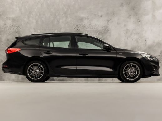 Ford Focus 1.0 EcoBoost Hybrid ST Line (APPLE CARPLAY, GROOT NAVI, STUUR/STOELVERWARMING, CAMERA, ADAPTIVE C... ActivLease financial lease