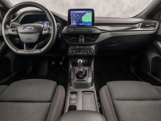 Ford Focus 1.0 EcoBoost Hybrid ST Line (APPLE CARPLAY, GROOT NAVI, STUUR/STOELVERWARMING, CAMERA, ADAPTIVE C... ActivLease financial lease