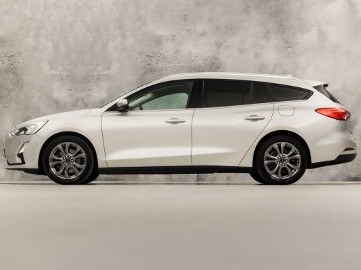 Ford Focus 1.0 EcoBoost Titanium (APPLE CARPLAY, GROOT NAVI, STUUR/STOELVERWARMING, KEYLESS, SPORTSTOELEN, G... ActivLease financial lease