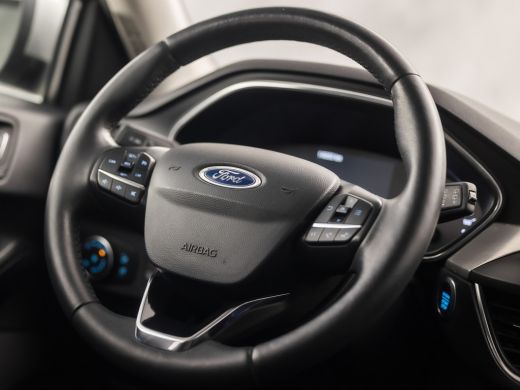 Ford Focus 1.0 EcoBoost Titanium (APPLE CARPLAY, GROOT NAVI, STUUR/STOELVERWARMING, KEYLESS, SPORTSTOELEN, G... ActivLease financial lease