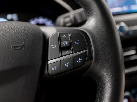 Ford Focus 1.0 EcoBoost Titanium (APPLE CARPLAY, GROOT NAVI, STUUR/STOELVERWARMING, KEYLESS, SPORTSTOELEN, G... ActivLease financial lease
