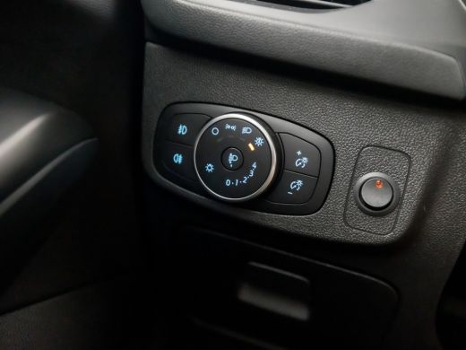 Ford Focus 1.0 EcoBoost Titanium (APPLE CARPLAY, GROOT NAVI, STUUR/STOELVERWARMING, KEYLESS, SPORTSTOELEN, G... ActivLease financial lease