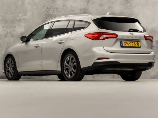Ford Focus 1.0 EcoBoost Titanium (APPLE CARPLAY, GROOT NAVI, STUUR/STOELVERWARMING, KEYLESS, SPORTSTOELEN, G... ActivLease financial lease