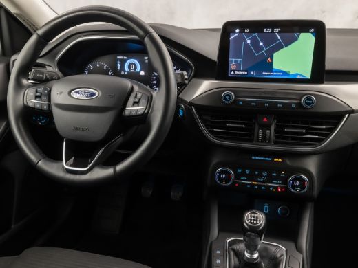 Ford Focus 1.0 EcoBoost Titanium (APPLE CARPLAY, GROOT NAVI, STUUR/STOELVERWARMING, KEYLESS, SPORTSTOELEN, G... ActivLease financial lease