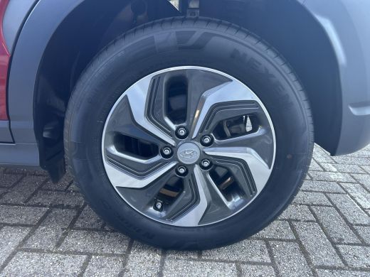Hyundai Kona 1.6 GDI HEV Fashion |Trekhaak | Cruisecontrol | Navigatiesysteem | Achterruitrijcamera | Lichtmet... ActivLease financial lease