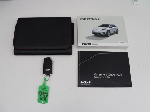 Kia e-Niro | SOH 95.2% | Panoramadak | Half Leder | Adaptive cruise | Stuur/stoel verwarming | Camera | Park... ActivLease financial lease