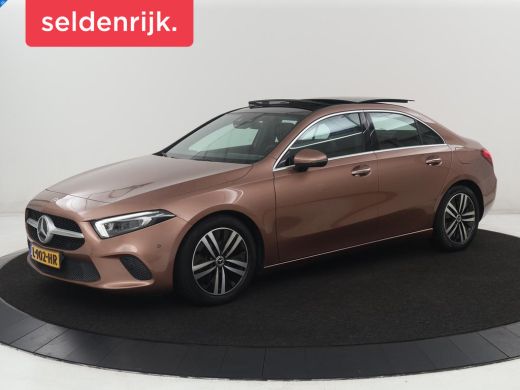 Mercedes-Benz A-Klasse 200 Business Solution Luxury | Trekhaak | Panoramadak | Leder | Memory | Sfeerverlichting | Full ... ActivLease financial lease