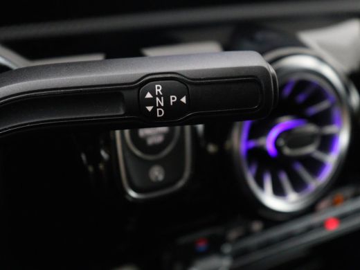 Mercedes-Benz A-Klasse 200 Business Solution Luxury | Trekhaak | Panoramadak | Leder | Memory | Sfeerverlichting | Full ... ActivLease financial lease