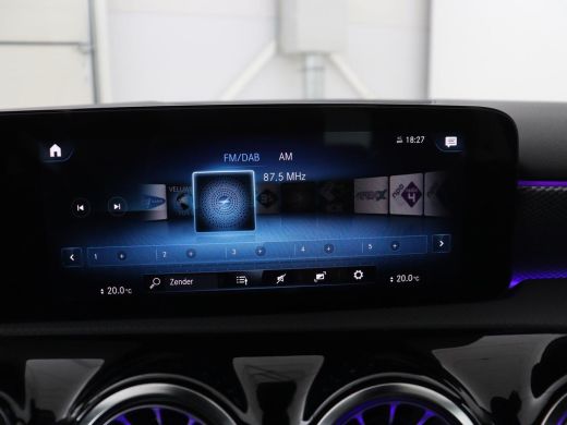 Mercedes-Benz A-Klasse 200 Business Solution Luxury | Trekhaak | Panoramadak | Leder | Memory | Sfeerverlichting | Full ... ActivLease financial lease