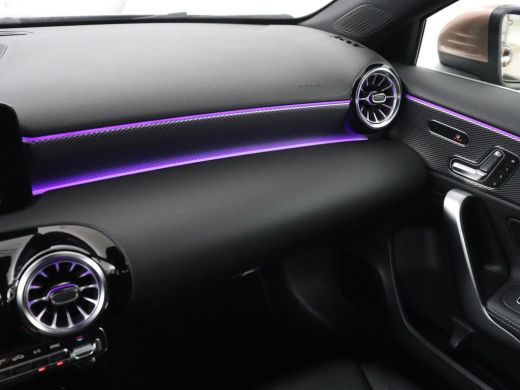 Mercedes-Benz A-Klasse 200 Business Solution Luxury | Trekhaak | Panoramadak | Leder | Memory | Sfeerverlichting | Full ... ActivLease financial lease