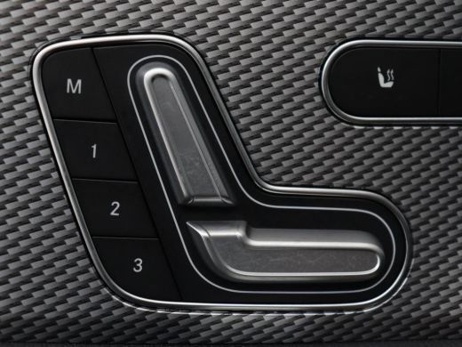 Mercedes-Benz A-Klasse 200 Business Solution Luxury | Trekhaak | Panoramadak | Leder | Memory | Sfeerverlichting | Full ... ActivLease financial lease
