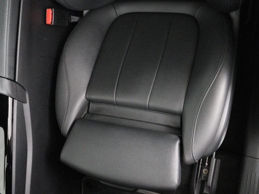 Mercedes-Benz A-Klasse 200 Business Solution Luxury | Trekhaak | Panoramadak | Leder | Memory | Sfeerverlichting | Full ... ActivLease financial lease