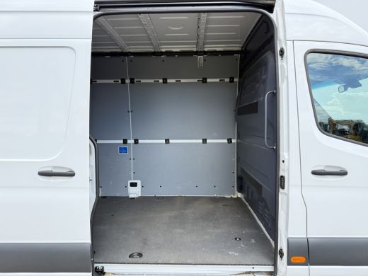 Mercedes-Benz eSprinter eSprinter 312 55kWh L2H2 Elektrisch 145km WLTP 92,5% (SOH) 80kw Snelladen Climate Control Camera ActivLease financial lease