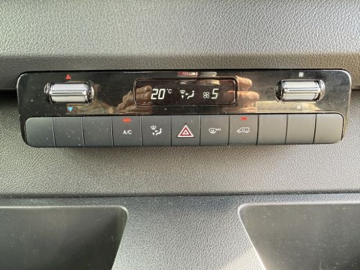 Mercedes-Benz eSprinter eSprinter 312 55kWh L2H2 Elektrisch 145km WLTP 92,5% (SOH) 80kw Snelladen Climate Control Camera ActivLease financial lease