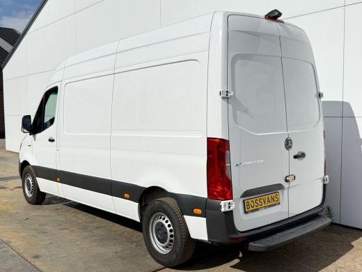 Mercedes-Benz eSprinter eSprinter 312 55kWh L2H2 Elektrisch 145km WLTP 92,5% (SOH) 80kw Snelladen Climate Control Camera ActivLease financial lease