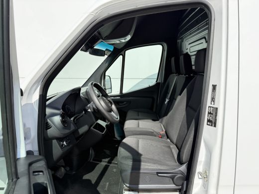 Mercedes-Benz eSprinter eSprinter 312 55kWh L2H2 Elektrisch 145km WLTP 92,5% (SOH) 80kw Snelladen Climate Control Camera ActivLease financial lease