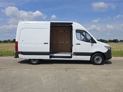 Mercedes-Benz Sprinter 315 1.9 CDI L2H2 RWD - Euro 6 - AUTOMAAT - 150 Pk - MBUX - ParkeerCamera - ActivLease financial lease