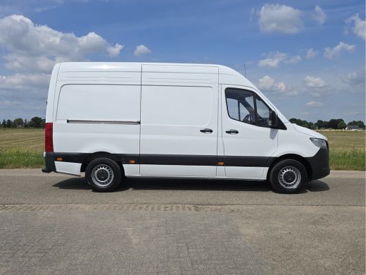 Mercedes-Benz Sprinter 315 1.9 CDI L2H2 RWD - Euro 6 - AUTOMAAT - 150 Pk - MBUX - ParkeerCamera - ActivLease financial lease