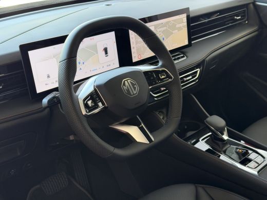 MG HS 1.5 TGDI LUXURY PHEV PLUG-IN HYBRIDE | LEER | 272PK NIEUWE AUTO | 100KM ELEK. BEREIK | 360&deg; CAMER... ActivLease financial lease