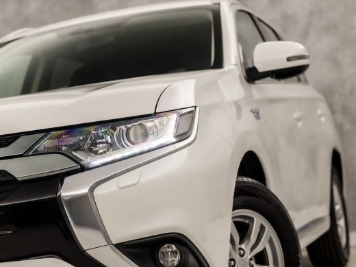 Mitsubishi Outlander Sport 2.4 PHEV Pure Sport 225Pk Automaat (APPLE CARPLAY, GROOT NAVI, CAMERA, TREKHAAK, SPORTSTOELEN, GE... ActivLease financial lease
