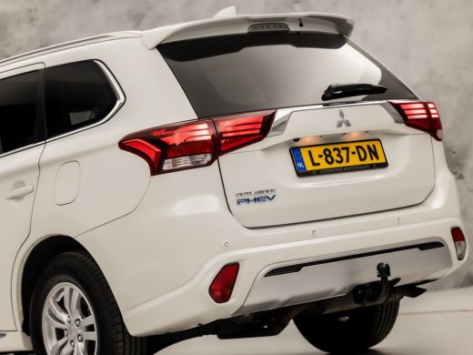 Mitsubishi Outlander Sport 2.4 PHEV Pure Sport 225Pk Automaat (APPLE CARPLAY, GROOT NAVI, CAMERA, TREKHAAK, SPORTSTOELEN, GE... ActivLease financial lease