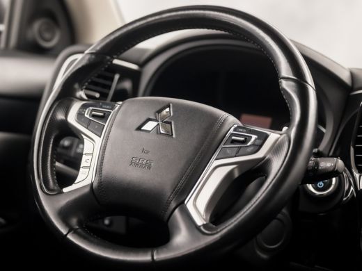 Mitsubishi Outlander Sport 2.4 PHEV Pure Sport 225Pk Automaat (APPLE CARPLAY, GROOT NAVI, CAMERA, TREKHAAK, SPORTSTOELEN, GE... ActivLease financial lease