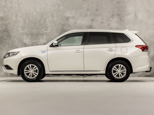 Mitsubishi Outlander Sport 2.4 PHEV Pure Sport 225Pk Automaat (APPLE CARPLAY, GROOT NAVI, CAMERA, TREKHAAK, SPORTSTOELEN, GE... ActivLease financial lease
