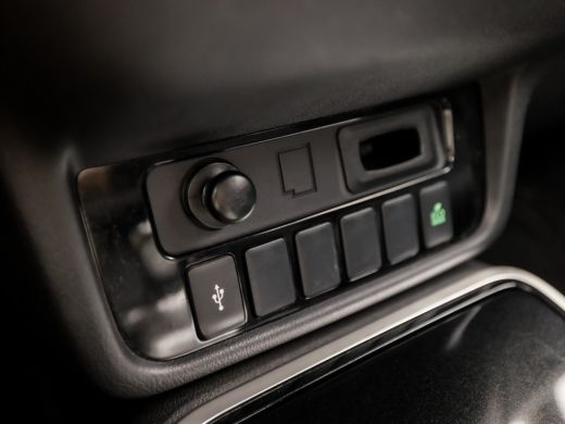 Mitsubishi Outlander Sport 2.4 PHEV Pure Sport 225Pk Automaat (APPLE CARPLAY, GROOT NAVI, CAMERA, TREKHAAK, SPORTSTOELEN, GE... ActivLease financial lease