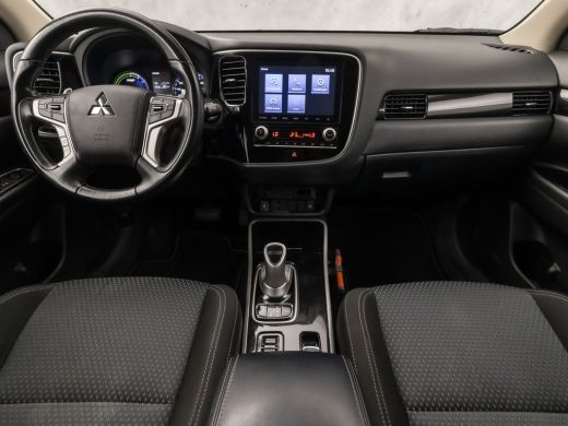 Mitsubishi Outlander Sport 2.4 PHEV Pure Sport 225Pk Automaat (APPLE CARPLAY, GROOT NAVI, CAMERA, TREKHAAK, SPORTSTOELEN, GE... ActivLease financial lease