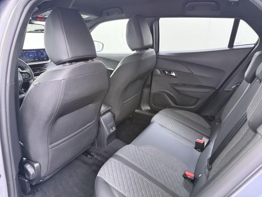 Peugeot 2008 1.2 Hybrid 136 Allure 19000 KM ! | ADAPTIVE CRUISE CONTROL | FULL LED | CAMERA VOOR & ACHTER | DI... ActivLease financial lease