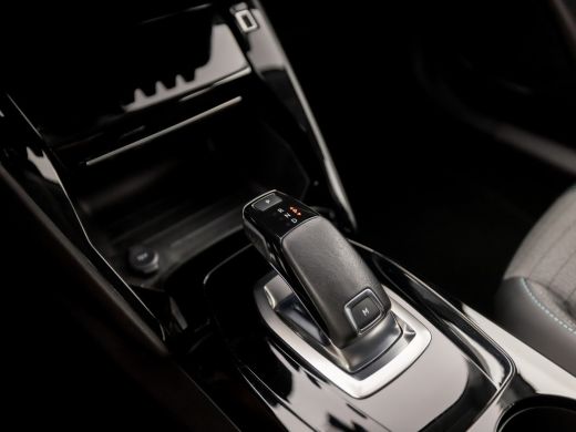 Peugeot 2008 1.2 PureTech Allure Pack 131Pk Automaat (VIRTUAL COCKPIT, APPLE CARPLAY, GROOT NAVI, 360 CAMERA, ... ActivLease financial lease