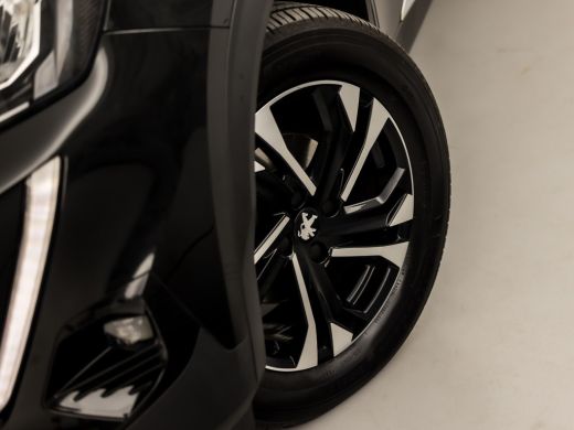 Peugeot 2008 1.2 PureTech Allure Pack 131Pk Automaat (VIRTUAL COCKPIT, APPLE CARPLAY, GROOT NAVI, 360 CAMERA, ... ActivLease financial lease