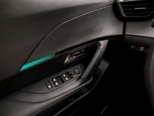 Peugeot 2008 1.2 PureTech Allure Pack 131Pk Automaat (VIRTUAL COCKPIT, APPLE CARPLAY, GROOT NAVI, 360 CAMERA, ... ActivLease financial lease