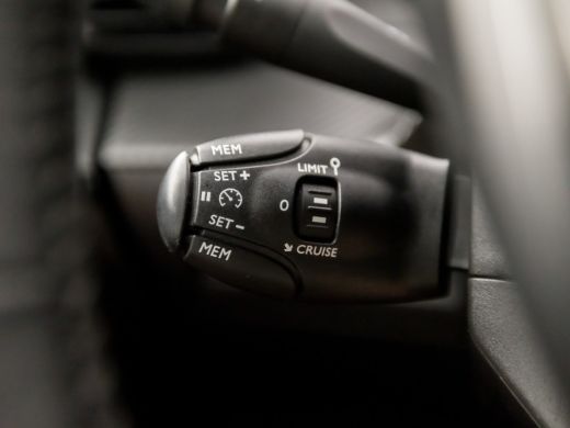Peugeot 208 1.2 PureTech Sport (APPLE CARPLAY, NAVIGATIE, CRUISE, SPORTSTOELEN, LANE ASSIST, NIEUWE APK, NIEU... ActivLease financial lease