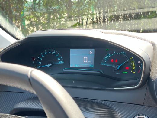 Peugeot e-208 EV Business 50 kWh VOORRAAD ACTIE | 8 JAAR GARANTIE | Achteruitrijcamera | Apple Carplay/Android ... ActivLease financial lease