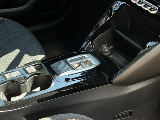 Peugeot e-208 EV Business 50 kWh VOORRAAD ACTIE | 8 JAAR GARANTIE | Achteruitrijcamera | Apple Carplay/Android ... ActivLease financial lease