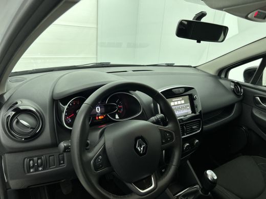 Renault Clio Estate 0.9 TCe Limited 90PK / Airco / Navigatie / Radio multimedia / Parkeer sensoren / Apk 06-2028 ActivLease financial lease