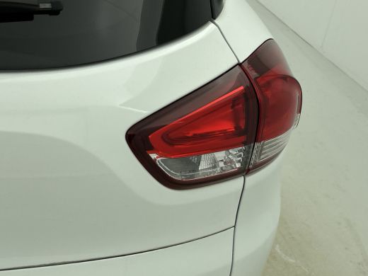 Renault Clio Estate 0.9 TCe Limited 90PK / Airco / Navigatie / Radio multimedia / Parkeer sensoren / Apk 06-2028 ActivLease financial lease