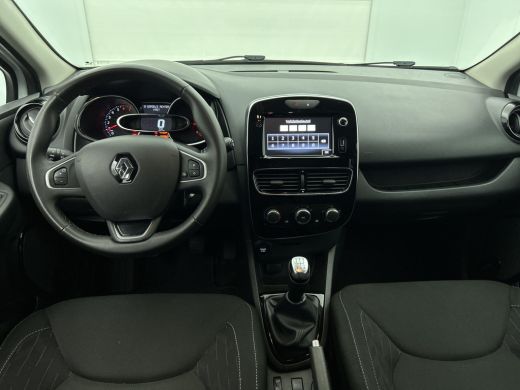 Renault Clio Estate 0.9 TCe Limited 90PK / Airco / Navigatie / Radio multimedia / Parkeer sensoren / Apk 06-2028 ActivLease financial lease