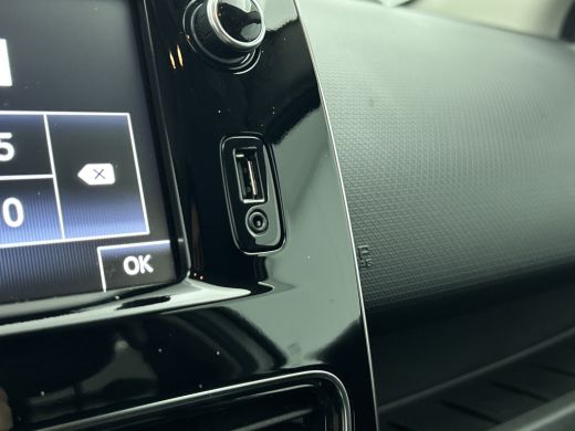 Renault Clio Estate 0.9 TCe Limited 90PK / Airco / Navigatie / Radio multimedia / Parkeer sensoren / Apk 06-2028 ActivLease financial lease