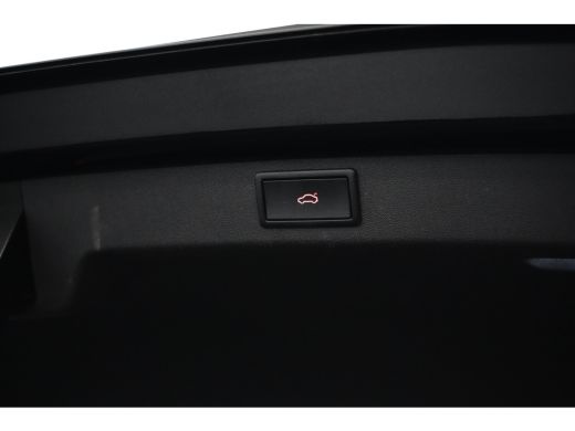 Skoda Enyaq iV 80 First Edition 204 PK Achteruitrijcamera | Wegklapbare trekhaak | Dodehoek detectie | Warmtepomp ActivLease financial lease