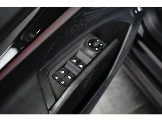 Skoda Enyaq iV 80 First Edition 204 PK Achteruitrijcamera | Wegklapbare trekhaak | Dodehoek detectie | Warmtepomp ActivLease financial lease